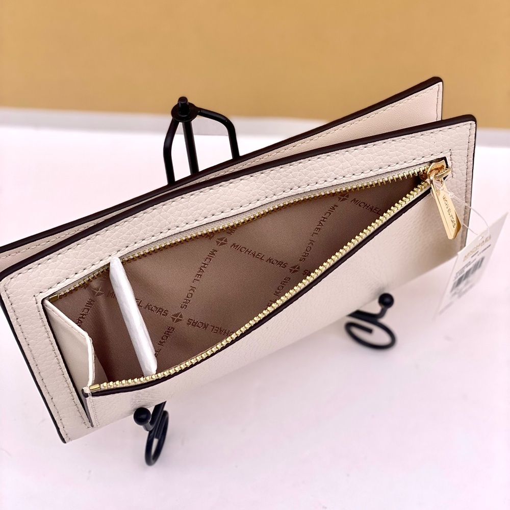 Michael Kors Reed Large Snap Bifold Wallet Light Cream - Picture 4 of 11